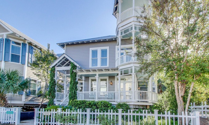 Saint Simons Island Cottage | Charming cottage with covered balcony, incredible views & pool