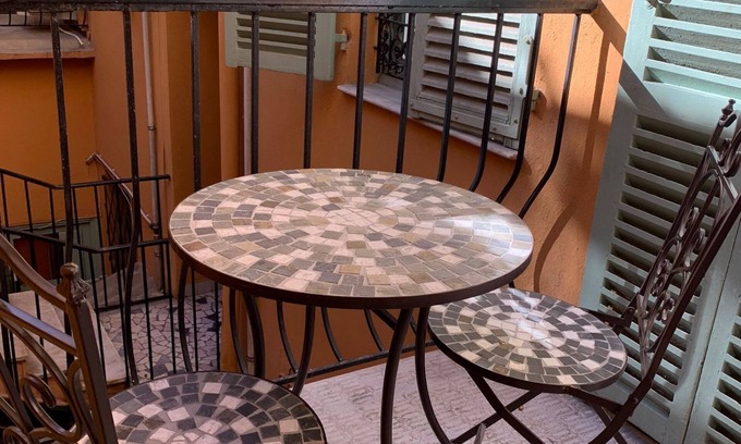 Quartier du Port Apartment | Charming cocoon in the small marsh at the port of Nice.