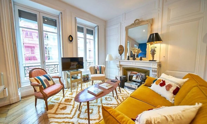 Griffon - Royale Apartment | Charming cocoon – Slopes of Croix-Rousse – Place Sathonay