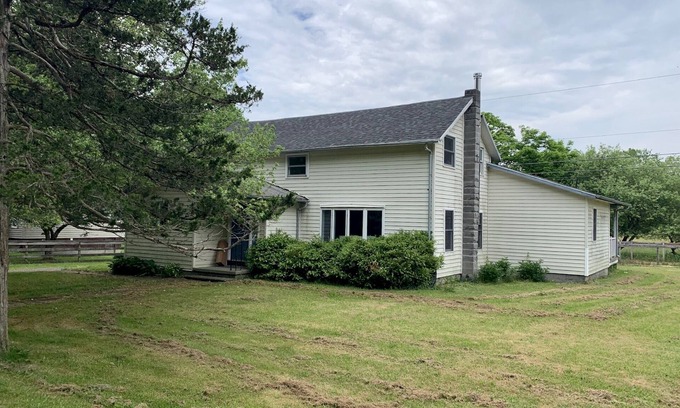 Copake Lake House | Charming Columbia County Farm House