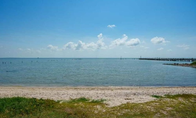 Fulton Condo | Charming condo in tranquil Rockport-Fulton with waterfront view, a quiet retreat