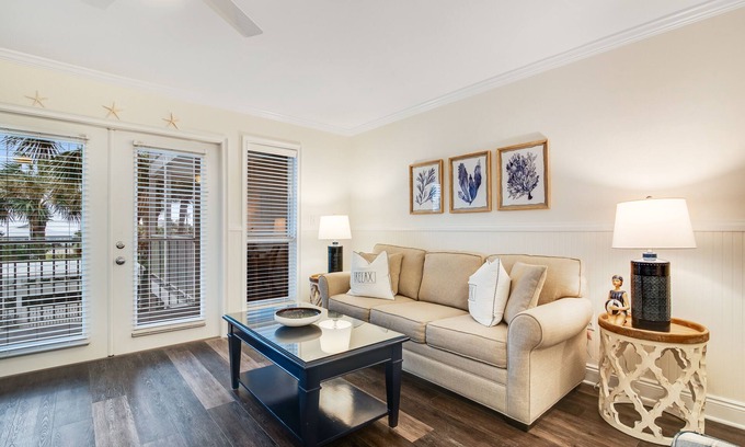 Gulf Place Condo | Charming condo near the beach, with community pools and hot tub