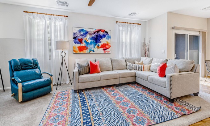 Copper Leaf Condo | Charming Condo with Central A/C & Washer/Dryer - Shared Pool & Hot Tub