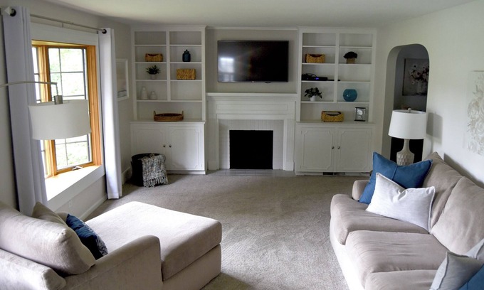 Warren House | Charming, convenient 4BR in the Heart of Howland.