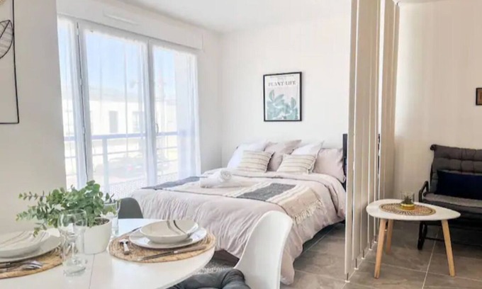 Ferrieres-en-Brie Apartment | Charming, cosy studio