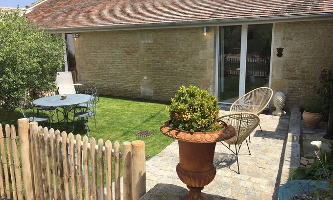 Bernieres-sur-Mer House | Charming cottage with garden and wood-burning stove 250 m from the beach