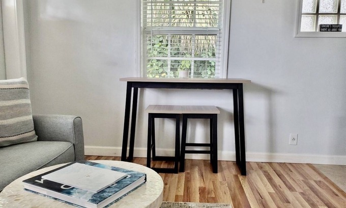 Southwest House | Charming Cottage in heart of West Palm Beach