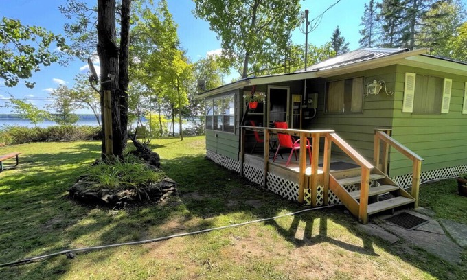 Head Lake House | Charming Cottage: Affordable, Accessible, Close to GTA!