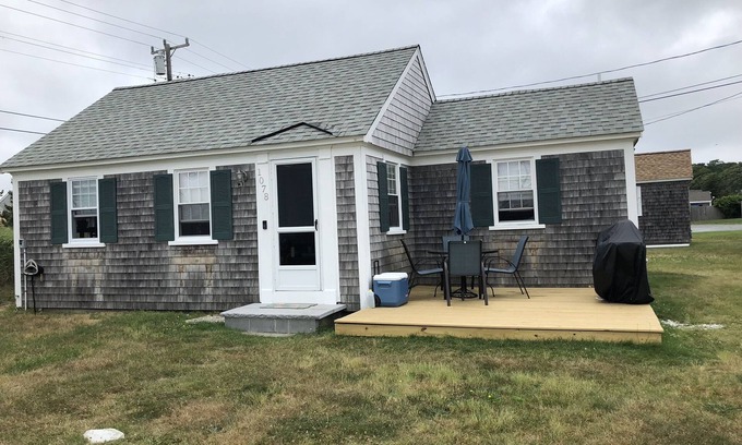 Centerville Cottage | Charming Cottage at Craigville Beach
