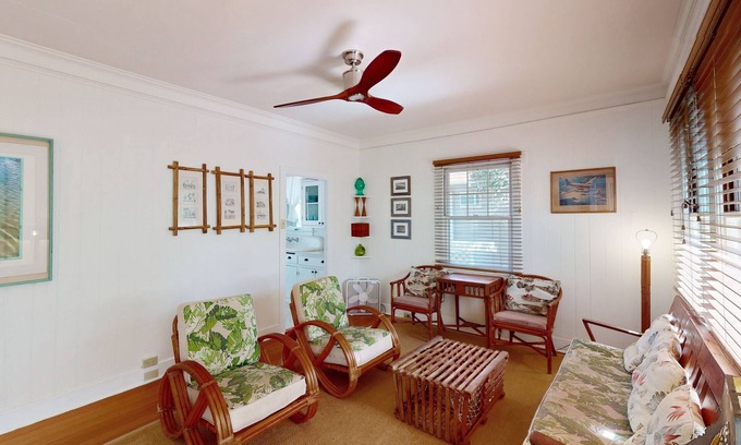 Diamond Head - Kapahulu - St. Louis Cottage | Charming cottage close to everything - walk to beach, zoo, & park