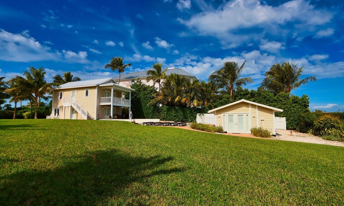 Captiva House | Charming Cottage - Completely Renovated, Gulf to Bay - Scotch Bonnet