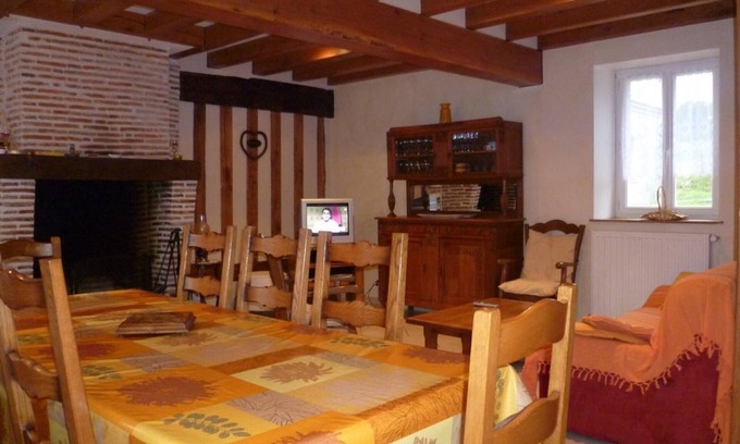 Cour-Cheverny Cottage | Charming Cottage in the Heart of Loire Castles with Garden, Fireplace, and Modern Amenities
