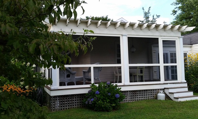 Brookhaven Cottage | Charming Cottage Getaway, 5 minutes east of Bellport Village