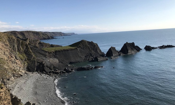 Hartland House | Charming cottage in historic village near the sea