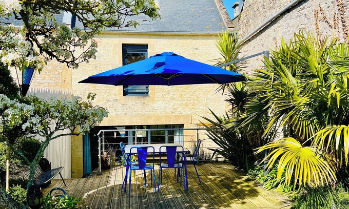 Asnelles House | Charming cottage in Normandy 500m from the sea and D-Day