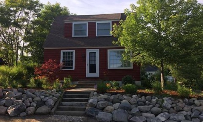 Northport Cottage | Charming cottage in the village. Walk everywhere. Air conditioning. Dog ok.
