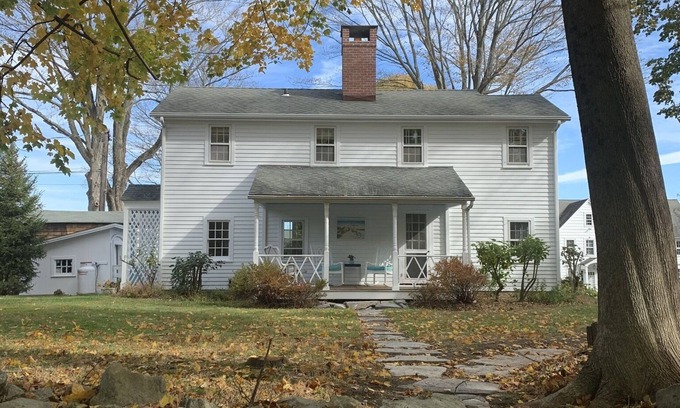 Wilton House | Charming Cottage located on Historic Estate 1 Hour from NYC!