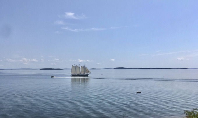 Islesboro House | Charming Cottage on Island Bluff & Beach