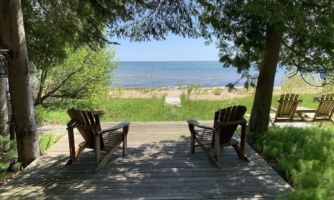Harrisville House | Charming cottage on sugar sand Lake Huron beach