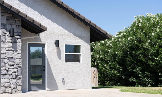 North Hilltop Cottage | Charming cottage + quiet neighborhood by river trail