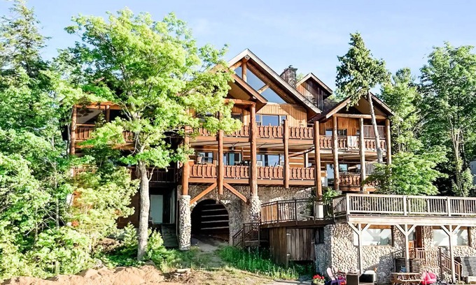 Crowes Landing Cottage | Charming Cottage Suite, superb Stoney Lake location-fabulous view, pet friendly