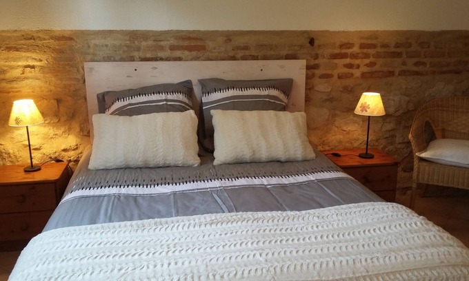 Gaillac Apartment | Charming cottage surrounded by vineyards and wooded areas