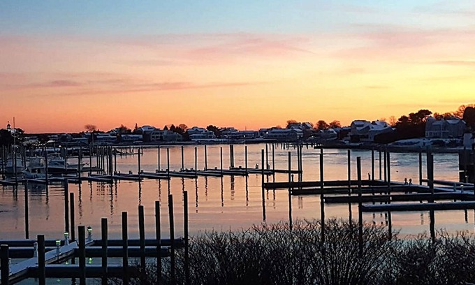 West Yarmouth House | *Charming Cottage on Ocean*Beachfront on 12 Acres*