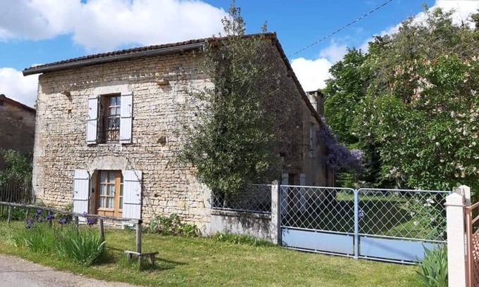 Les Adjots Cottage | Charming cottage with all the comforts of home in Les Adjots