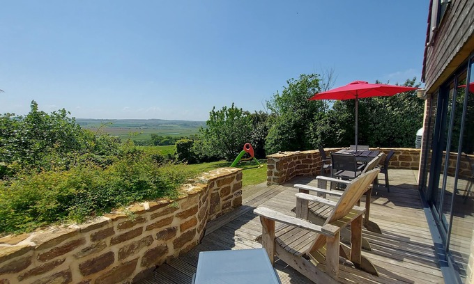 Bazinghen House | Charming cottage with a beautiful view, facing south and not overlooked