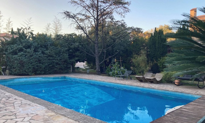 14th Arrondissement House | Charming country house in wooded grounds. A country feel in the city!