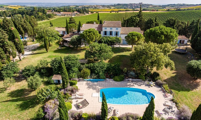 Montreal Cottage | Charming country house in a very quiet location with a large garden and private pool