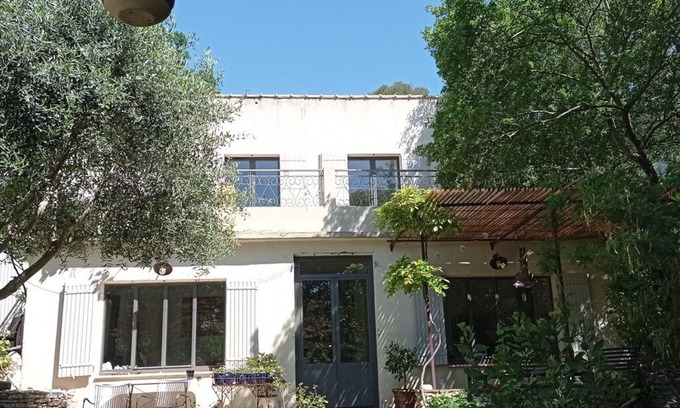 Les 3 Ponts House | Charming country house in the city
