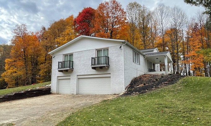 Fredericktown Other | Charming countryside home in the heart of Amish Country