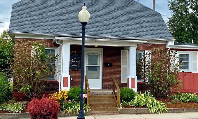 French Lick Cottage | Charming,Cozy, Cottage - French Lick Quarters - Walk Casino/Resort, Pubs, Etc