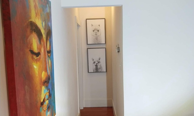 Santa Barbara House | Charming Craftsman- Downtown Santa Barbara. Location. New HVAC.