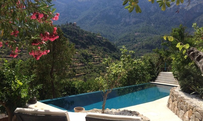 Deia House | Charming Deia House With Impressive Mountain Views