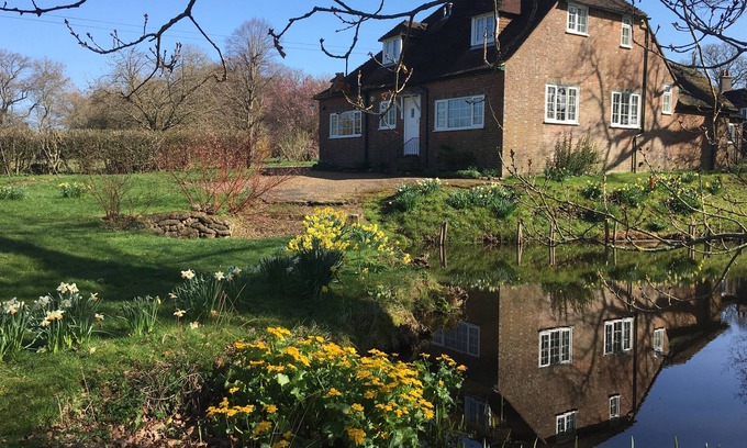 Uckfield Cottage | Charming detached cottage in peaceful, rural setting with woodland & ponds