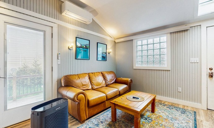 Kennebunk Cottage | Charming, Dog-Friendly Cottage w/Shared Pool - Walk to the Ocean