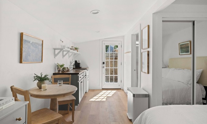Chico House | Charming Downtown Country Cottage