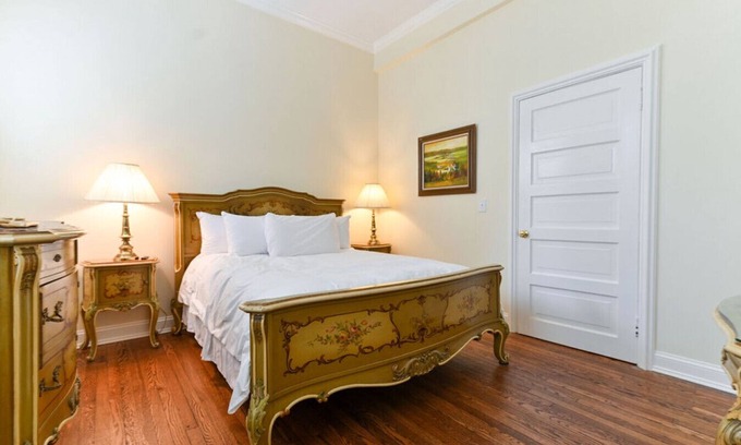 Edenton Bed & Breakfast | Charming downtown Edenton location with homemade breakfast daily