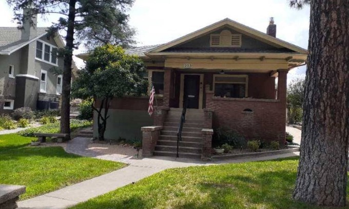 Prescott Cottage | Charming Downtown Historic Cottage. Walk to Downtown!