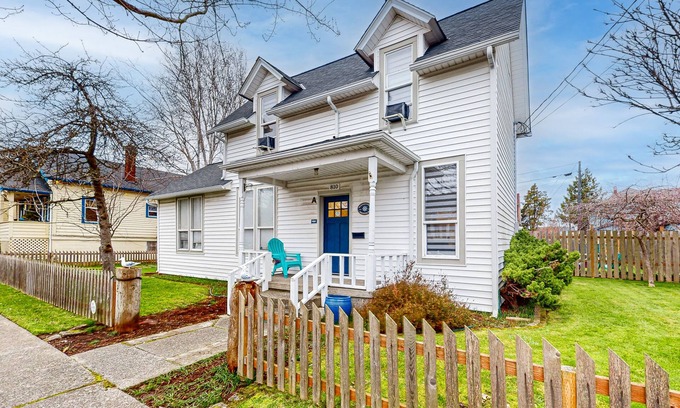 Anacortes House | Charming downtown home near restaurants & Cap Sante Park - 2 dogs OK