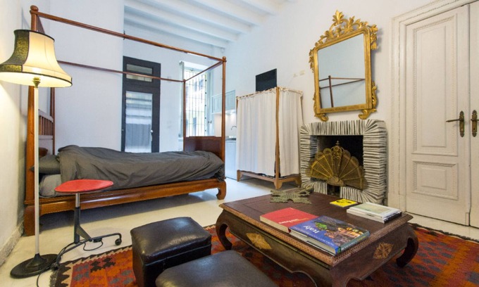 Porta Garibaldi Apartment | Charming downtown studio, Isola District