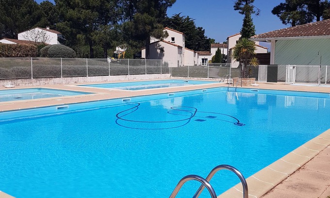 Dolus-d'Oleron Apartment | Charming duplex in quiet residence with swimming pool