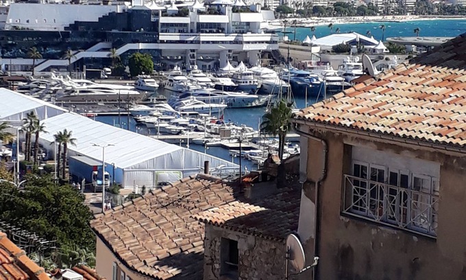 Le Suquet Apartment | Charming duplex, with swimming pool and views