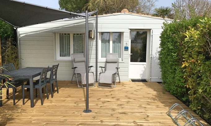 Saint-Palais-sur-Mer Cottage | Charming eco-friendly cottage with terrace, a stone's throw from the ocean