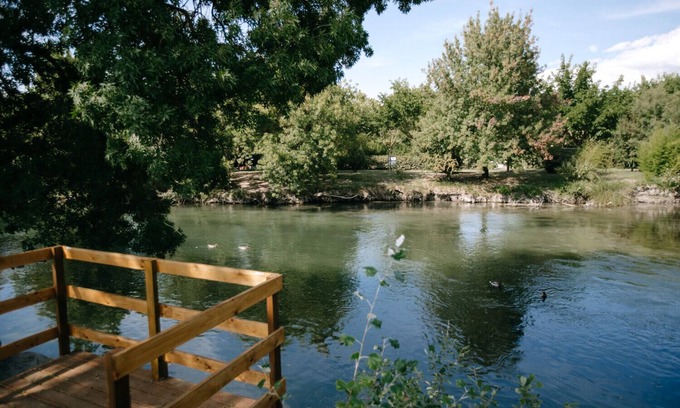 Le Thor House | Charming ecolodge with private access to the river