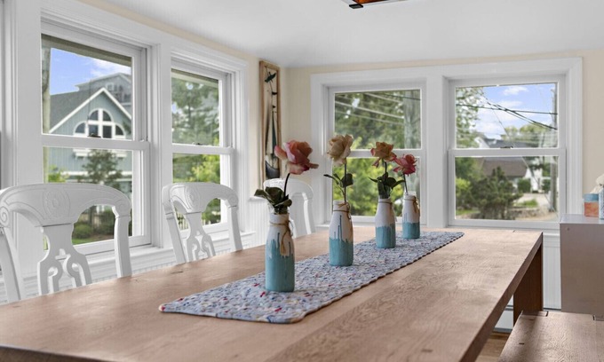 Fairfield Cottage | Charming Fairfield Beach 3BR 2BA Cottage By The Sea