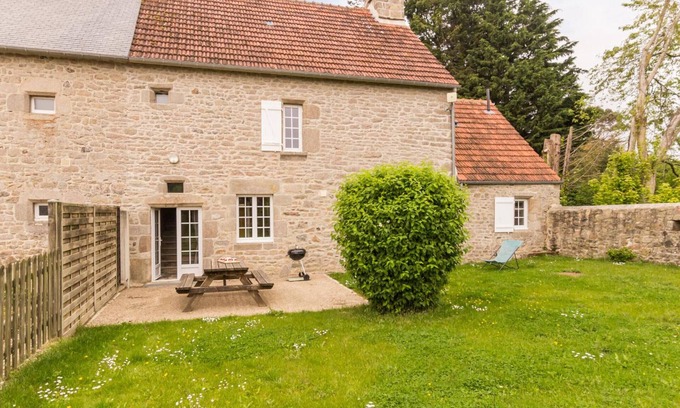 Sainte-Genevieve Cottage | Charming Farmhouse with Garden Near Barfleur - 4 Beds, Internet, Baby Equipment, Parking