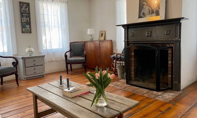 Waitsfield House | Charming Farmhouse in Waitsfield Village - Walk to River, Shops & More